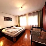 Apartma Mika *