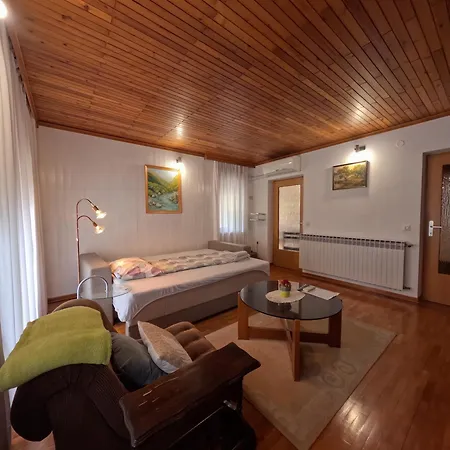 Apartma Mika * 모스트나소시