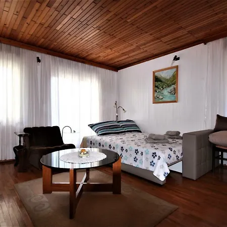 Daire Apartma Mika *